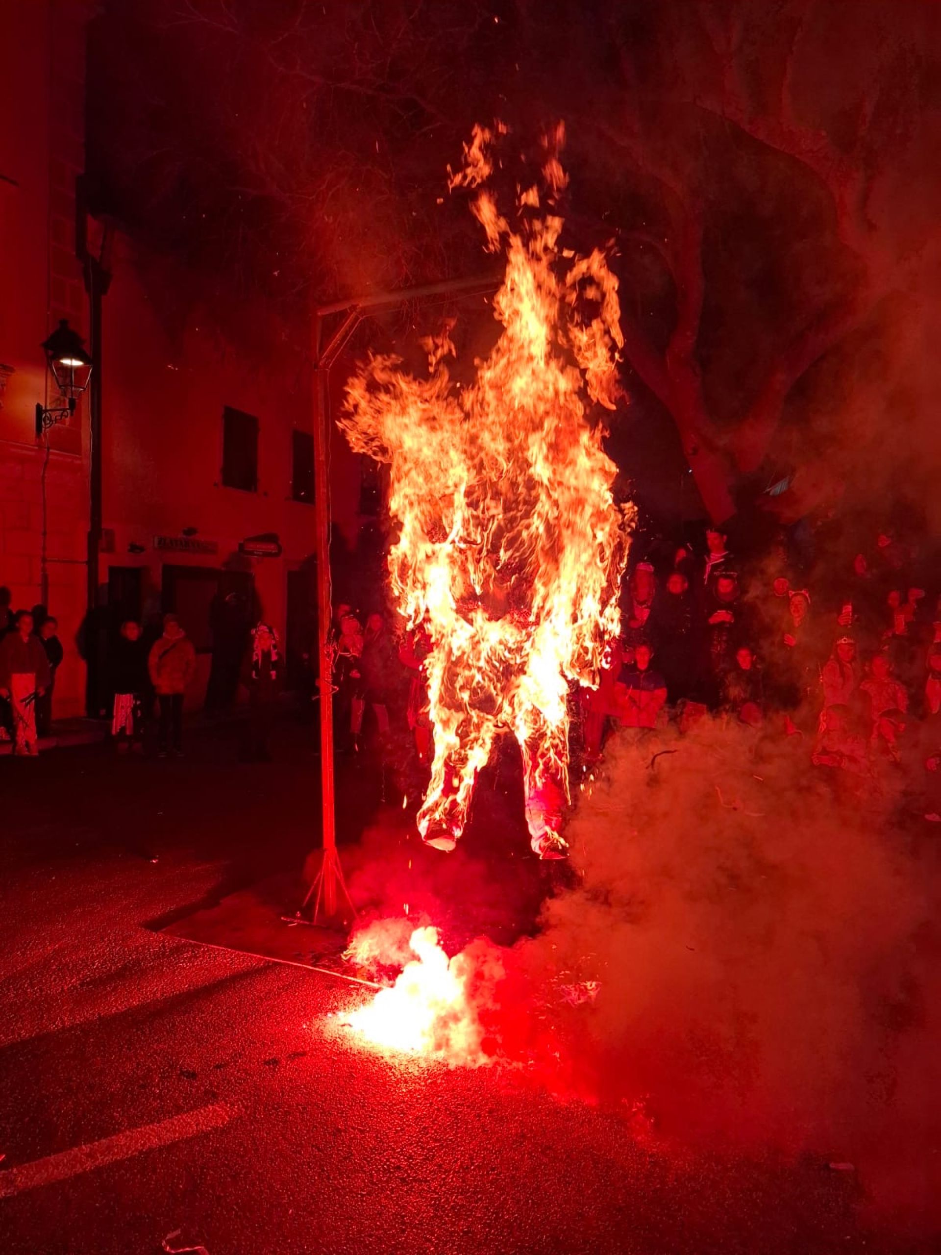 Završilo je 5. godišnje doba u Općini Medulin – pročitana šentenca i spaljen Pust!